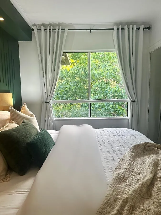 Luxury 2 Bedroom Apartment, Treetop Views, Resort With 4 Swimming Pools Cairns Australia