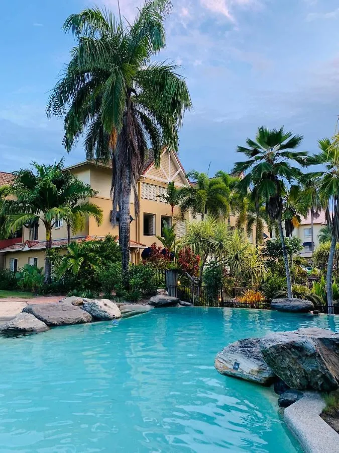 Luxury 2 Bedroom Apartment, Treetop Views, Resort With 4 Swimming Pools كيرنز 0*,  أستراليا